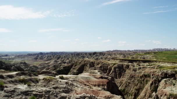 Badlands vista de los pastizales — Vídeos de Stock