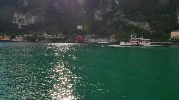 Lapátkerekes gőzhajó, Garda-tó — Stock videók