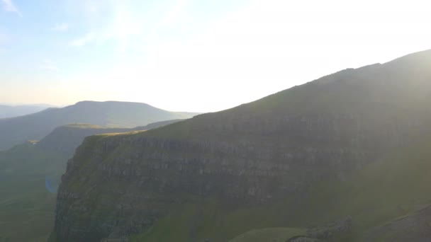 Cume de Trotternish por Old Man of Storr — Vídeo de Stock