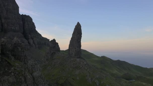 Trotternish Ridge ve yaşlı adam Storr, İskoçya — Stok video