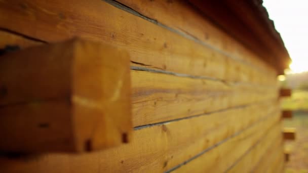 Drewniany domek w Wyoming National Park z światło słoneczne — Wideo stockowe