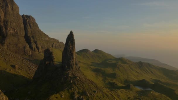 Vista do pôr do sol de Storr Trotternish Ridge — Vídeo de Stock