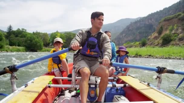 Rafting familiar en el río Colorado — Vídeos de Stock