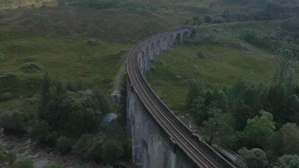 Demiryoluna Glenfinnan Viyadüğü, İskoçya — Stok video