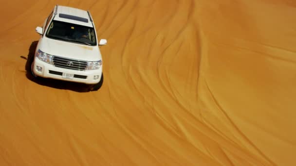 Дюна поїздку в Дубаї пустелі, Аравії — стокове відео