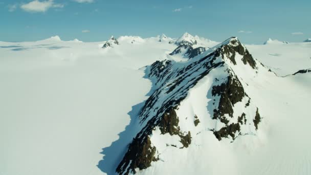 Rugged snow covered mountains in Alaska — Stock Video