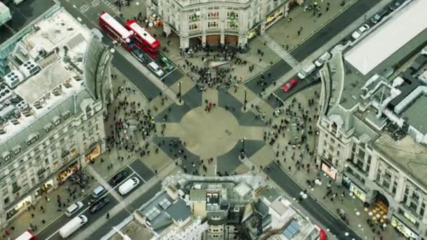 Famous sights in Oxford Circus in London — Stock Video