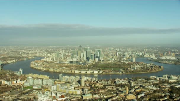 Canary Wharf y el río Támesis, Londres — Vídeo de stock