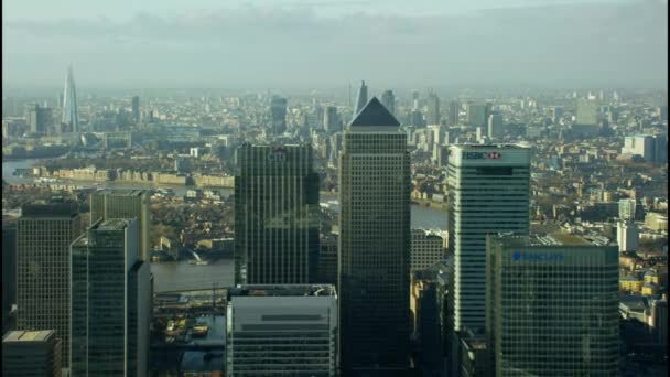 Modern felhőkarcolók Londonban, Angliában — Stock videók