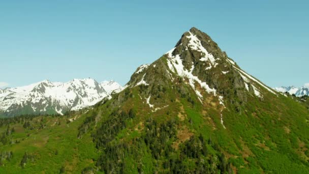 Picos de montaña cubiertos de nieve, Alaska — Vídeos de Stock