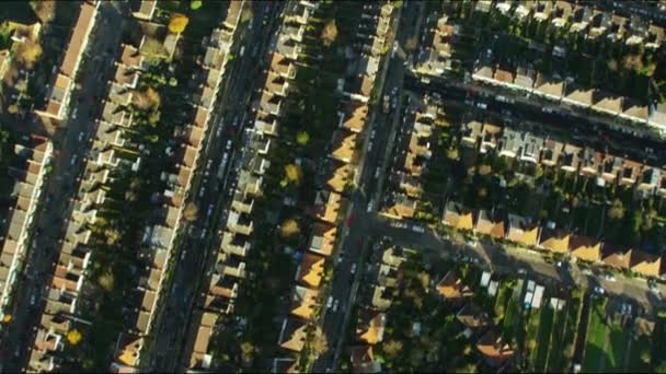 Comunidades residenciales suburbanas en Londres — Vídeo de stock