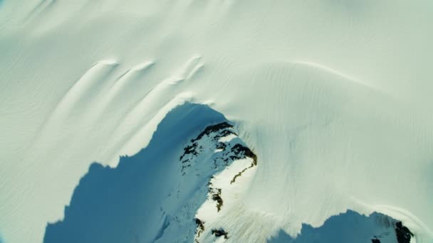 Montanhas glaciais acidentadas no Alasca — Vídeo de Stock