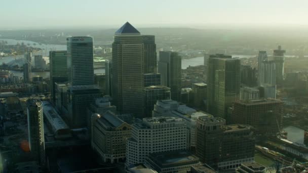 Edificios en Canary Wharf, Londres — Vídeos de Stock