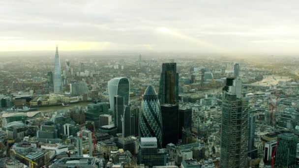 Moderne wolkenkrabbers in Londen, UK — Stockvideo