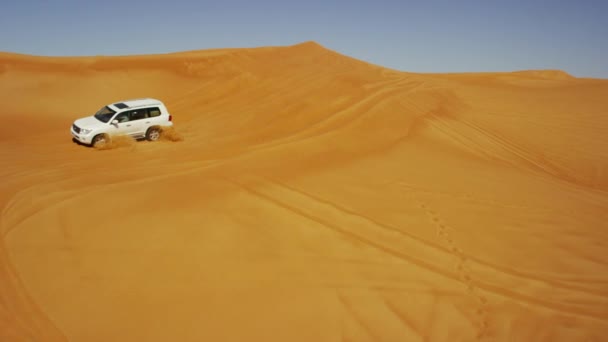 Desert vehicles dune bashing — Stock Video