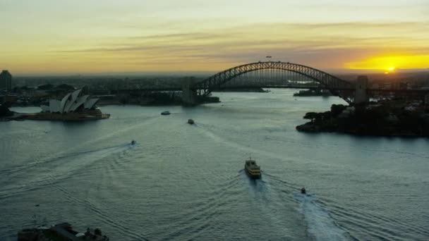 Ponte sul porto di Sydney e Teatro dell'Opera — Video Stock