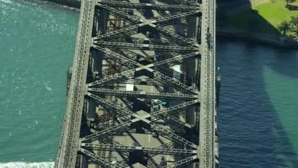 Wznoszenia ludzi na Sydney Harbour Bridge — Wideo stockowe