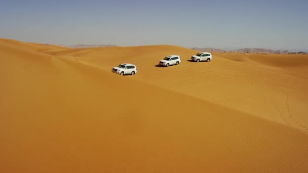 Araçlar dune dayak çöl — Stok video