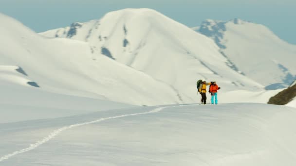 Bergbeklimmers in Alaska — Stockvideo