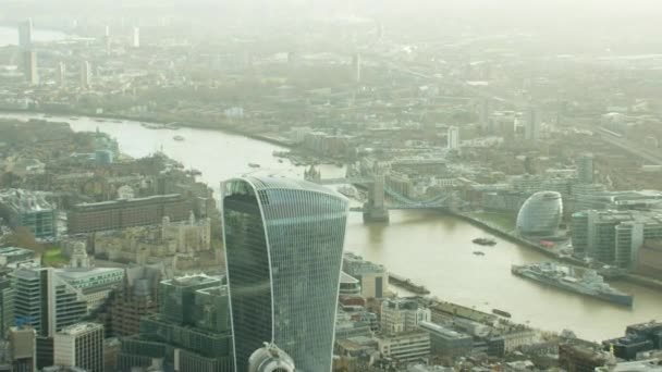 The Shard Tower y Tower Bridge en Londres — Vídeos de Stock