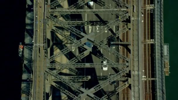 Sydney Harbor Bridge stoupání a silniční provoz — Stock video