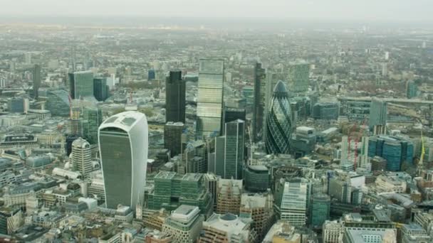 Mrakodrapy v londýnské city — Stock video