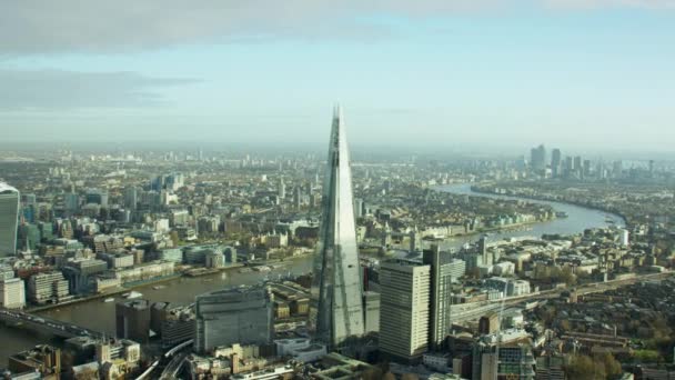 La torre Shard y el paisaje urbano de Londres — Vídeo de stock