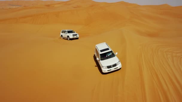 Desert vehicles dune bashing — Stock Video