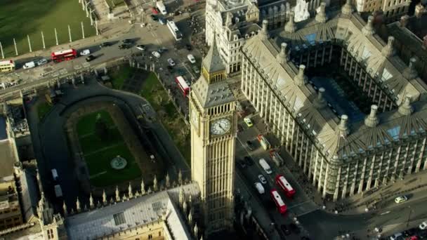 Big Ben y las Casas del Parlamento en Londres — Vídeo de stock