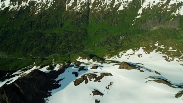 Chropowaty górach lodowcowych na Alasce — Wideo stockowe
