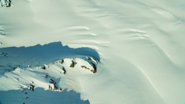 Snow covered mountain peaks, Alaska — Stock Video