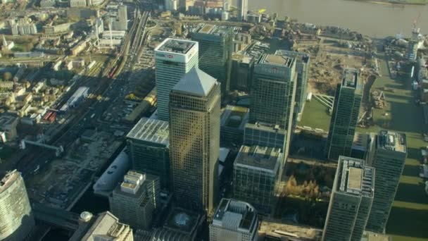 Finansiella distriktet i Canary Wharf i London — Stockvideo