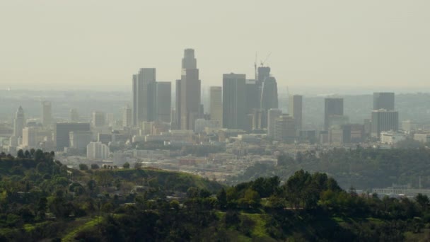 Ανατολή ηλίου των ουρανοξυστών στο κέντρο της πόλης του Λος Άντζελες — Αρχείο Βίντεο