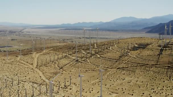 Obnovitelné zdroje energie větrné turbíny, Kalifornie — Stock video