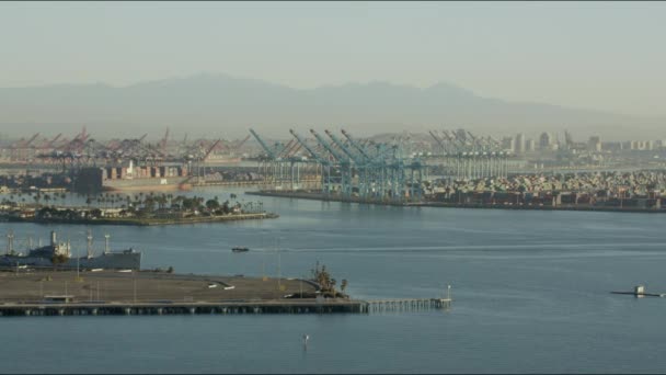 Terminal Island - pobřežní přístavu v Los Angeles — Stock video