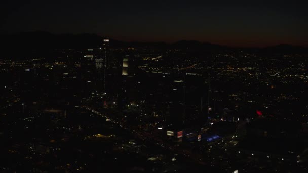 Verlichte gebouwen in het centrum, Los Angeles — Stockvideo