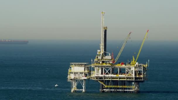 Offshore gasborrning i Stilla havet — Stockvideo