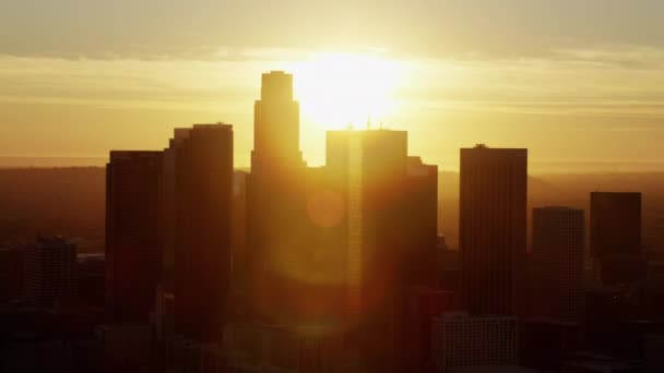 Coucher de soleil sur Los Angeles paysage urbain — Video