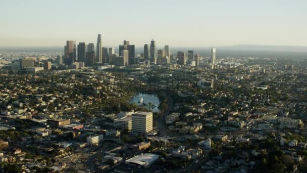 Vivienda suburbana de Los Ángeles — Vídeo de stock