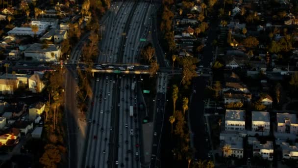 Hora de ponta em autoestradas da cidade de Los Angeles — Vídeo de Stock