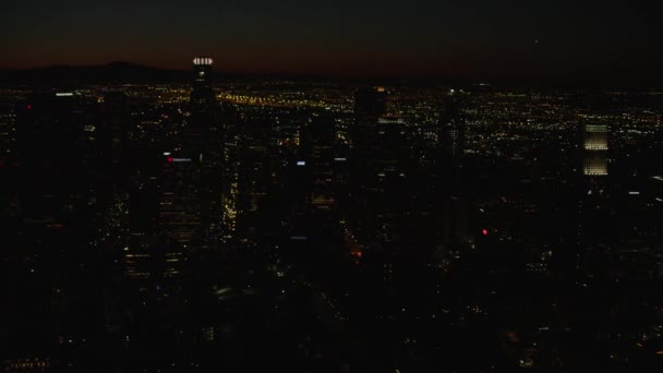 Upplysta skyskrapor, Los Angeles — Stockvideo