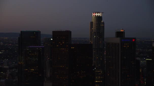Φωτισμένα κτίρια στο Λος Άντζελες — Αρχείο Βίντεο