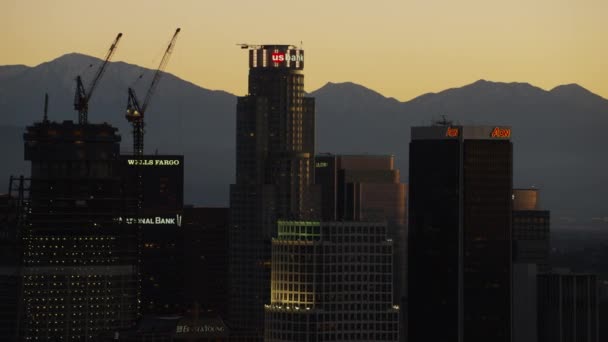 O horizonte de Los Angeles ao nascer do sol — Vídeo de Stock