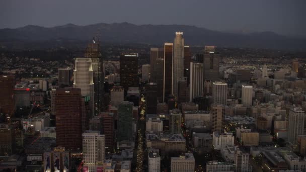 Naplementét kilátás nyílik a Los Angeles-i utca-és városrészlet — Stock videók