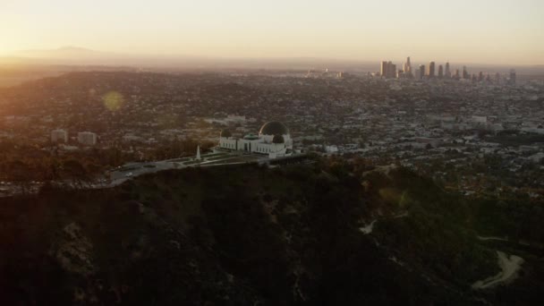 Griffith Park Observatory at sunrise — Stock Video