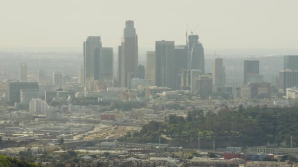 Bygninger i sentrum av Los Angeles ved soloppgang – stockvideo