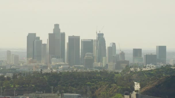 Moderni kaupunki pilvenpiirtäjiä Los Angeles — kuvapankkivideo