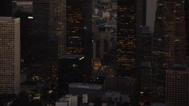 Wgląd nocy drapaczy chmur w Los Angeles — Wideo stockowe