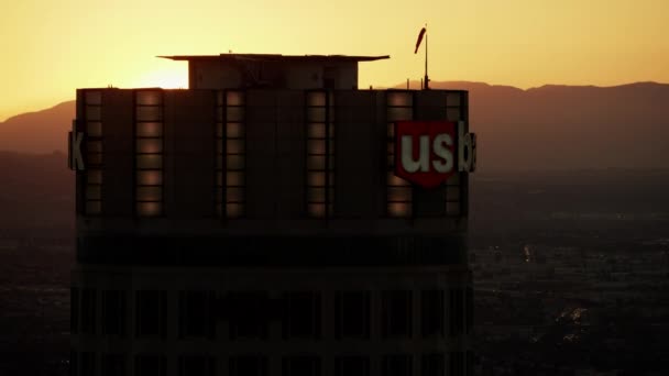 Oss Bank skyskrapa i Los Angeles — Stockvideo