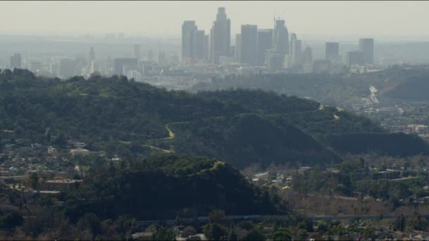 Kaupunki ja pilvenpiirtäjiä Los Angeles — kuvapankkivideo